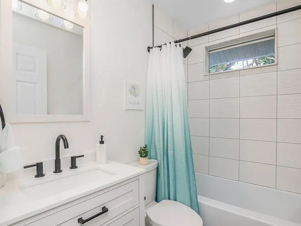 Exquisite 3-Bedroom Home in North Naples - Your Ideal Getaway